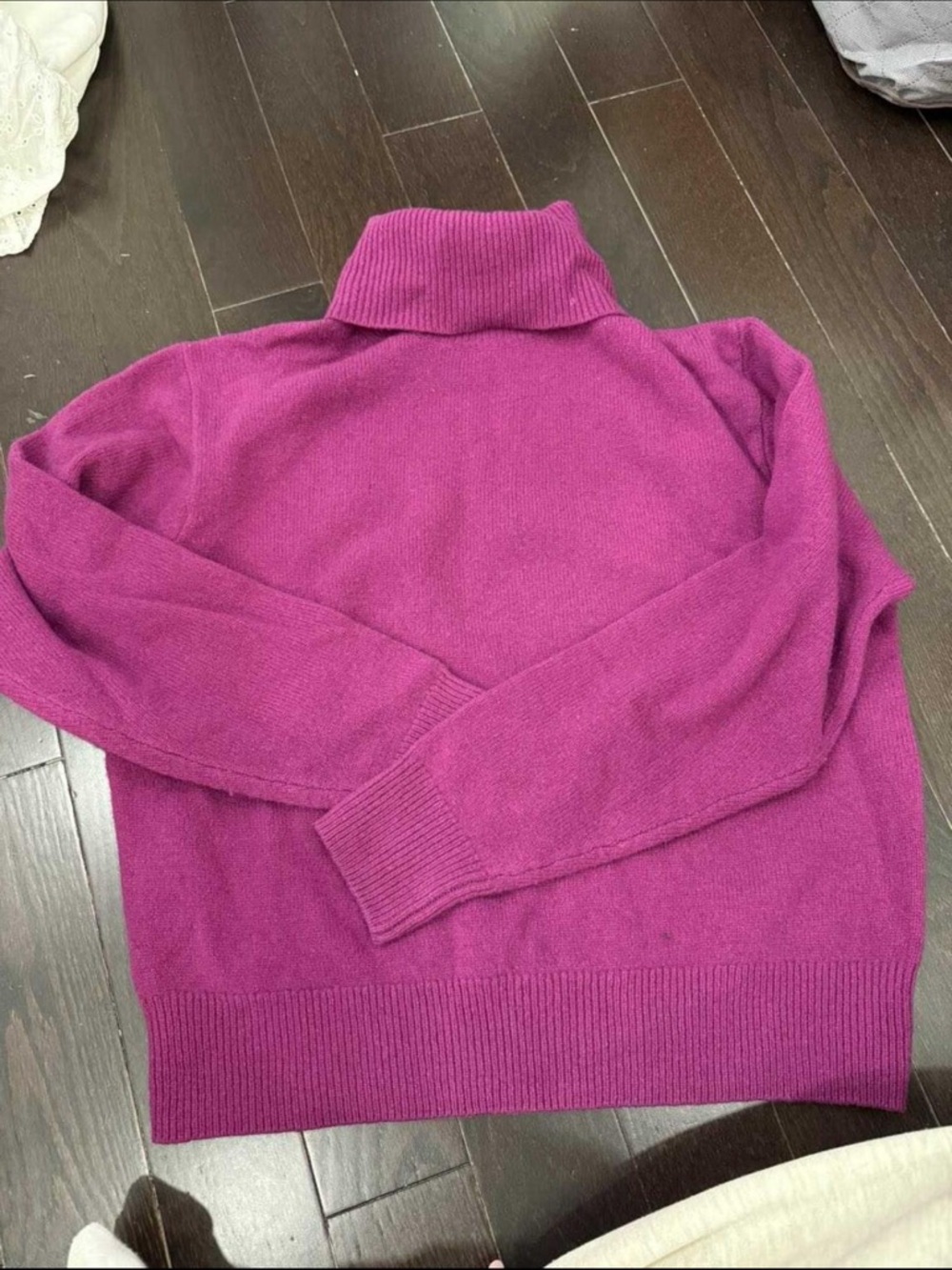 Uniqlo Turtleneck Sweater in Magenta